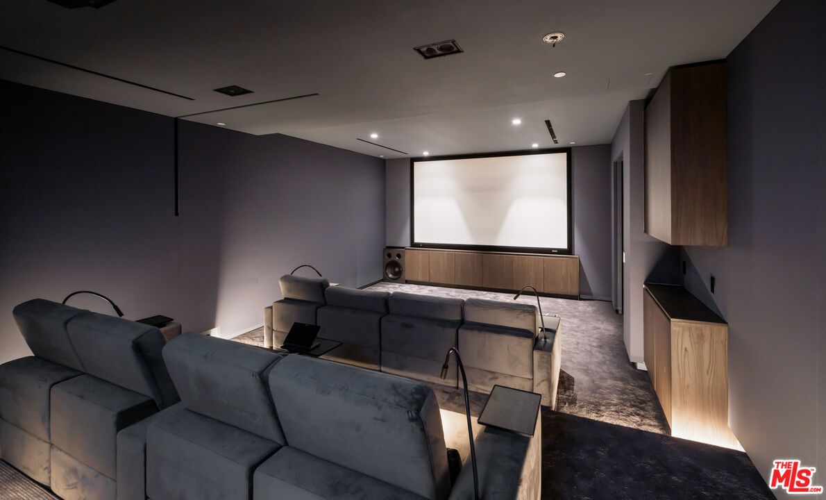 Interior, Projection Screen, Recessed Lighting, Theatre Room