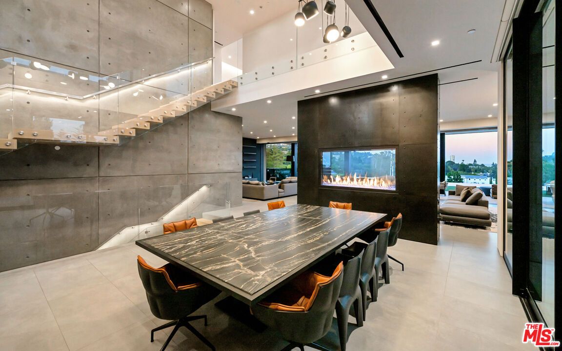 Dining room, Fireplace, Interior, Pendant Lights, Recessed Lighting