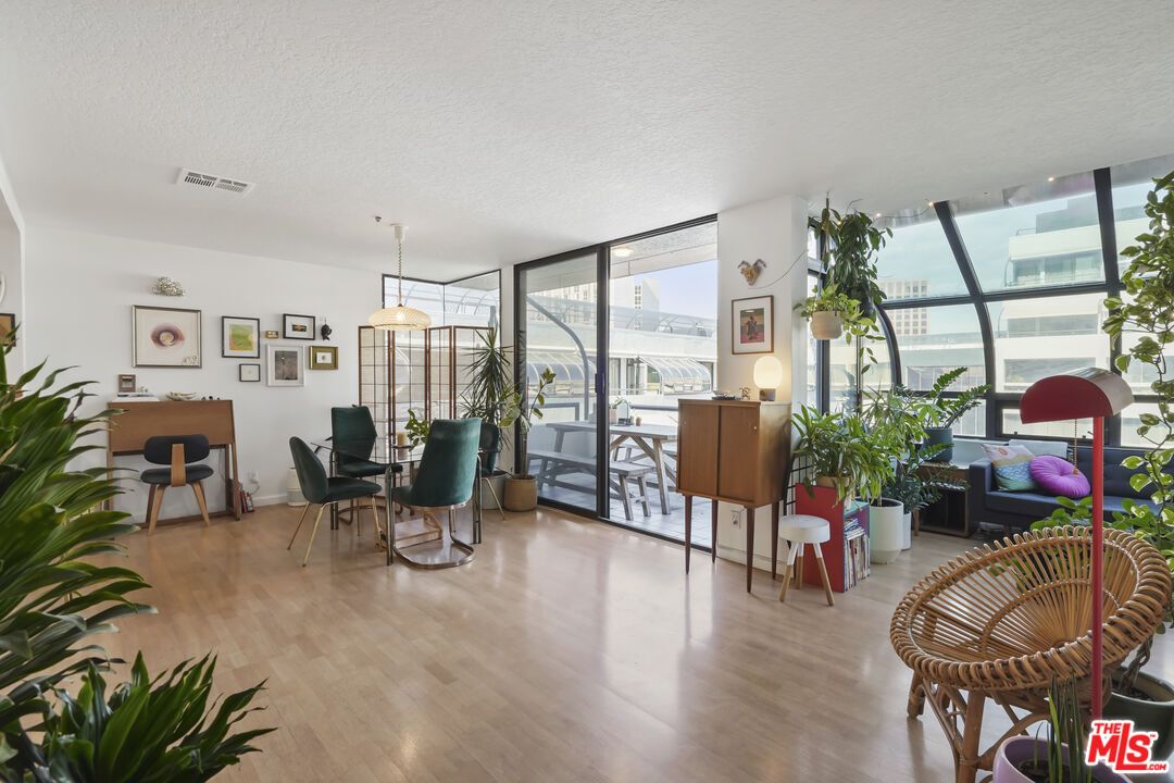 Dining room, Interior, Pendant Lights, Water, Wood Texture Flooring