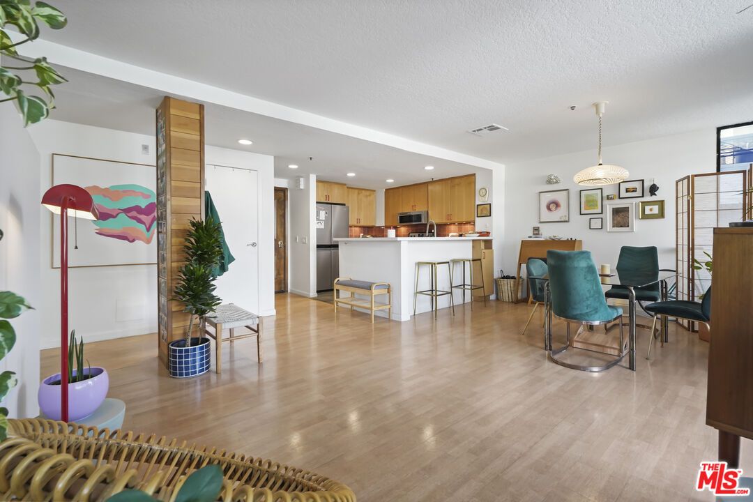 Dining room, Interior, Kitchen, Pendant Lights, Recessed Lighting, Wood Texture Flooring