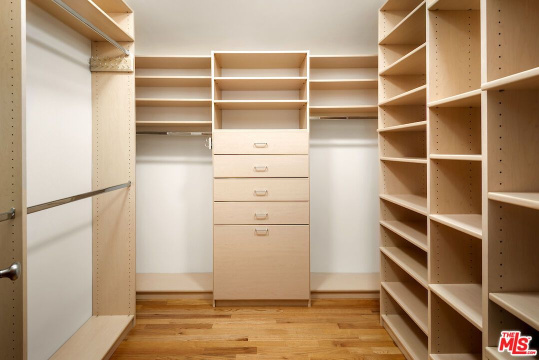 Interior, Walk-in Closets, Wood Texture Flooring