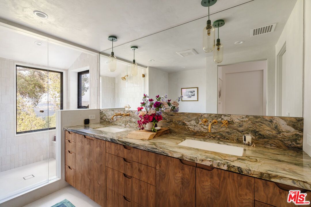 Bathroom, Glass Shower, Interior, Pendant Lights, Recessed Lighting