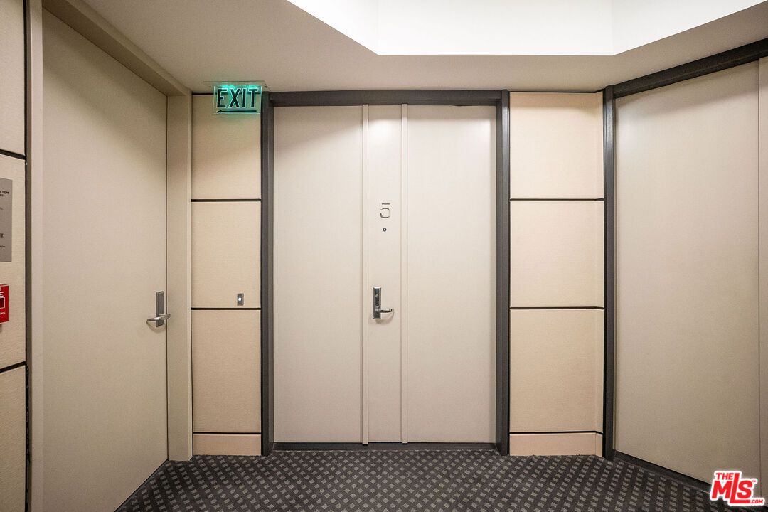 Elevator, Interior