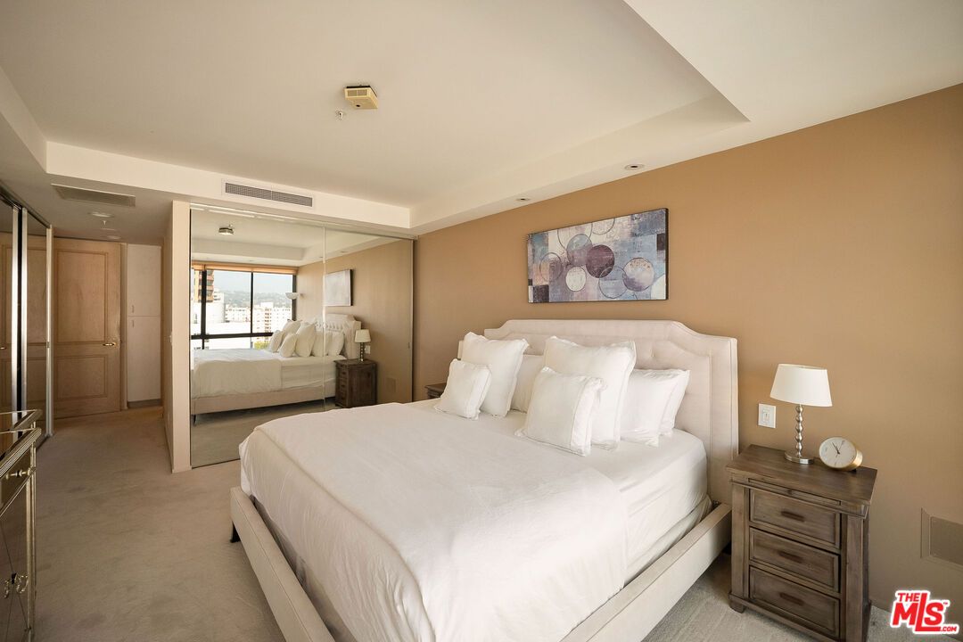 Bedroom, Interior, Water