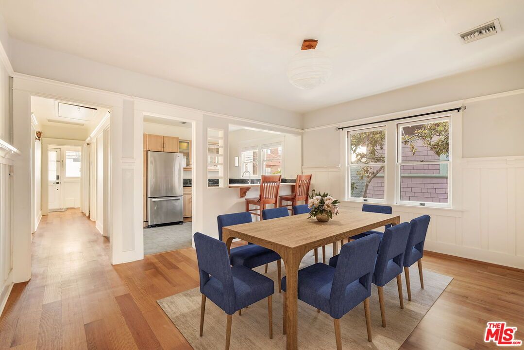 Dining room, Interior, Kitchen, Stainless Steel Appliances, Wood Texture Flooring