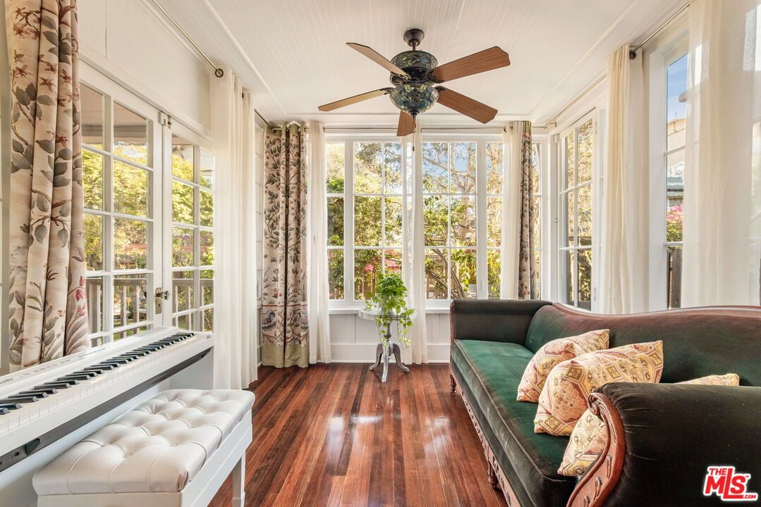 Interior, Sun Room, Wood Texture Flooring