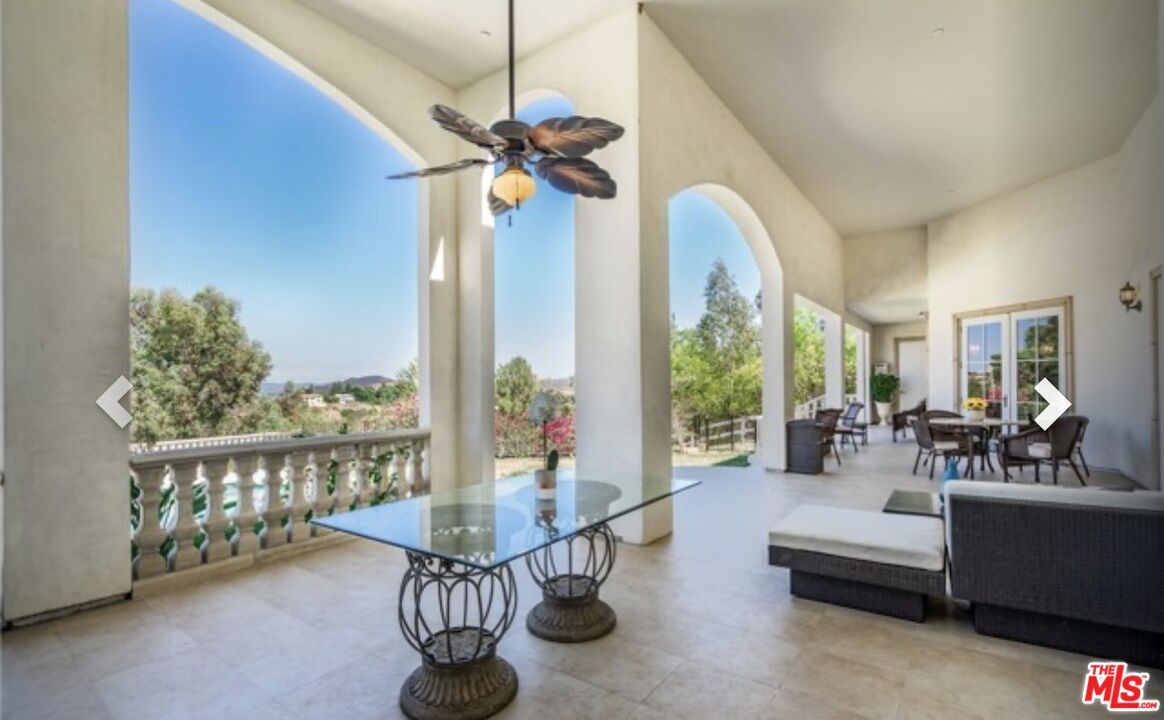 Dining room, Interior, Recessed Lighting