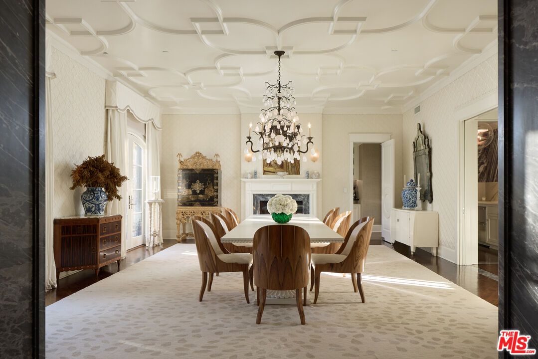 Chandelier, Dining room, Fireplace, Interior, Wood Texture Flooring