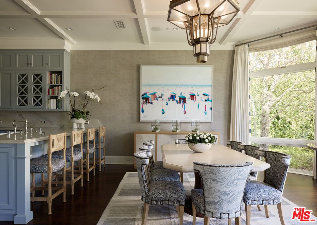 Chandelier, Dining room, Interior, Recessed Lighting, Wood Texture Flooring