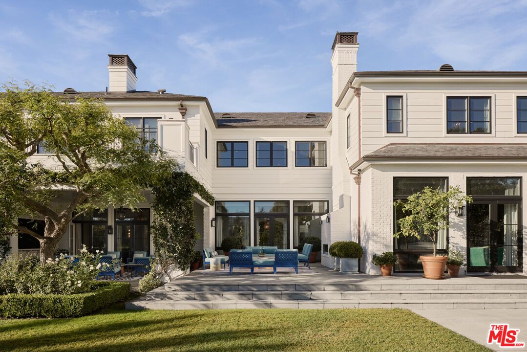 Backyard, Exterior, Facade, American Foursquare