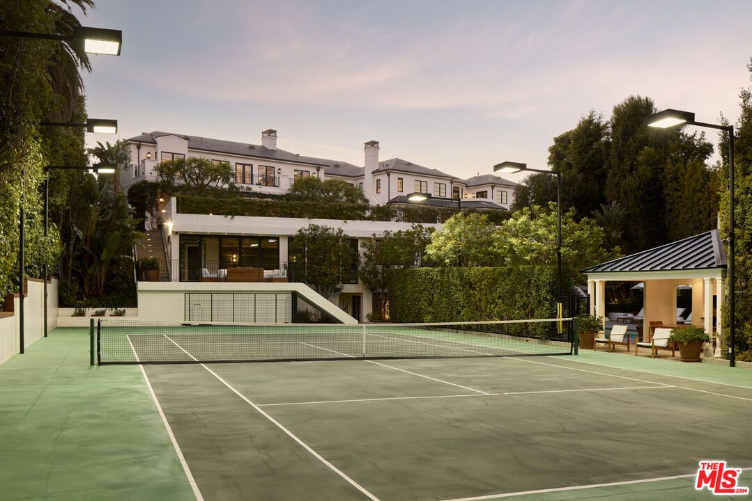 Exterior, Tennis Courts