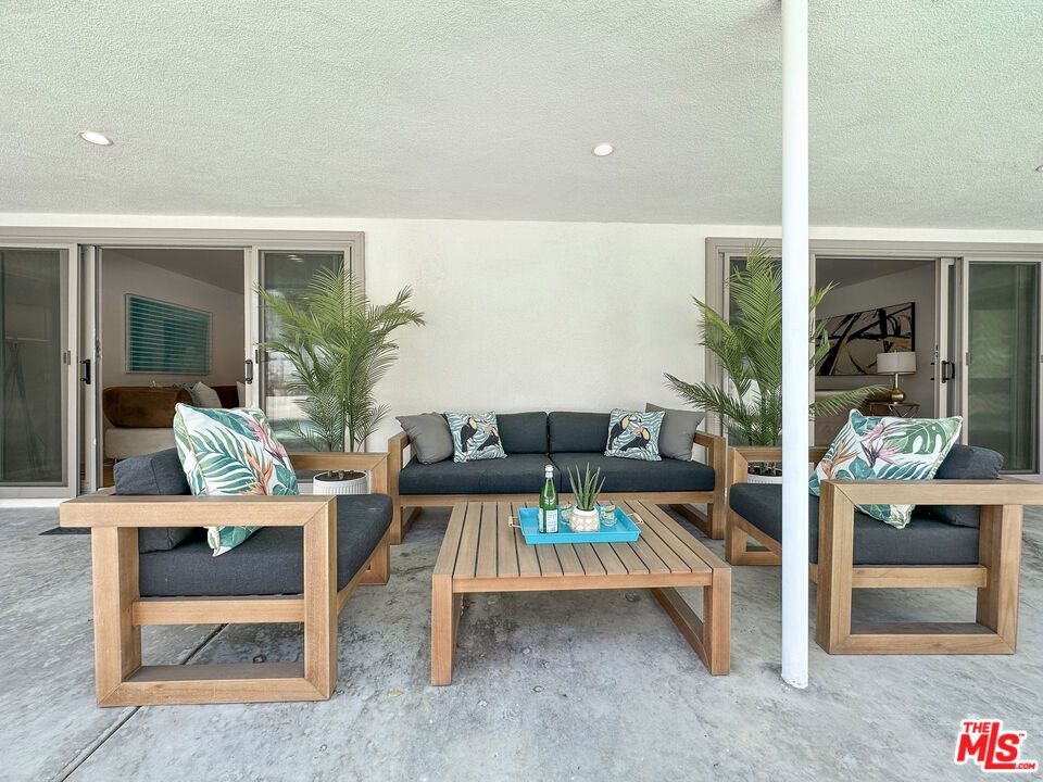 Living room, Recessed Lighting