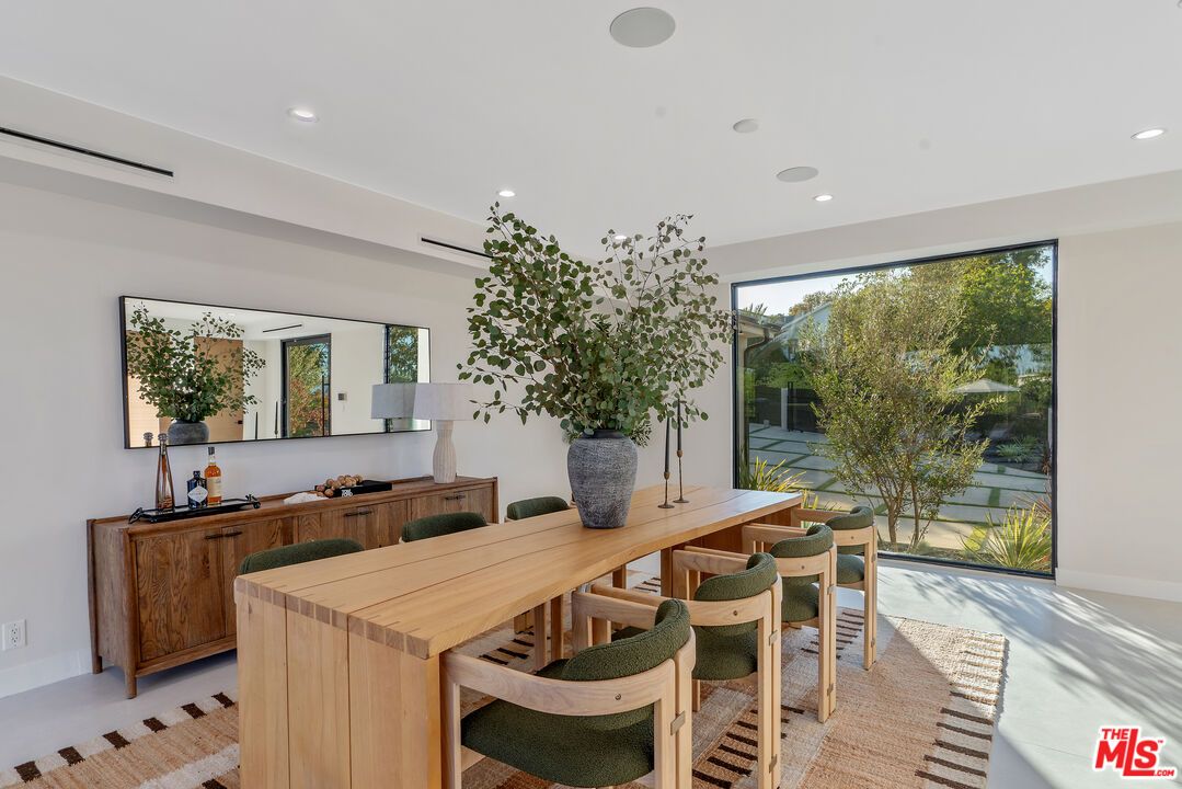 Dining room, Interior, Recessed Lighting