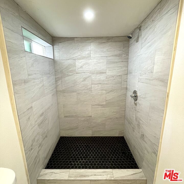 Bathroom, Interior, Marble Walls, Recessed Lighting
