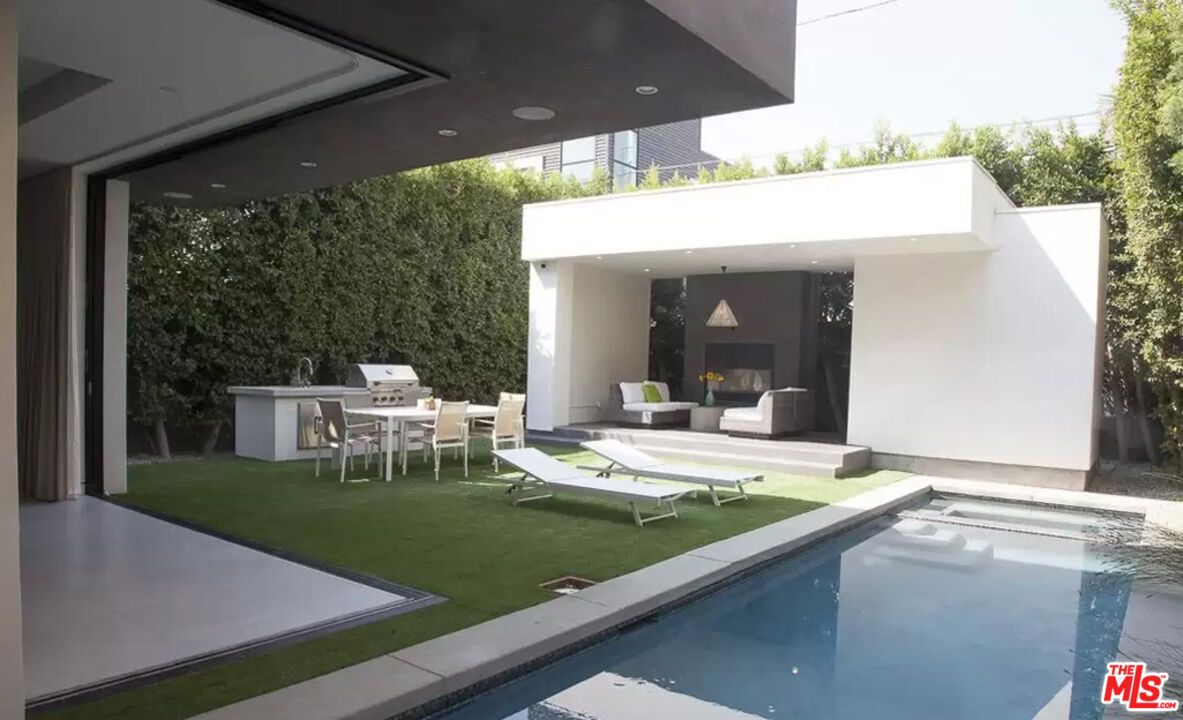 Backyard, Exterior, Fireplace, Outdoor Kitchen, Pool