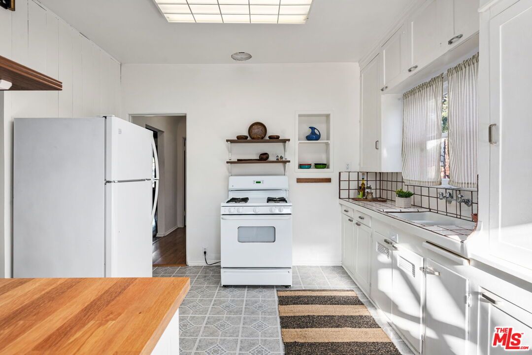 Interior, Kitchen, Tile Countertops