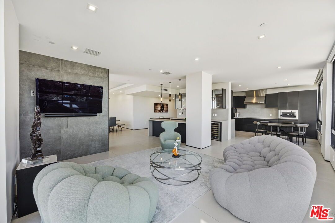 Dining room, Interior, Kitchen, Living room, Pendant Lights, Recessed Lighting, Stainless Steel Appliances