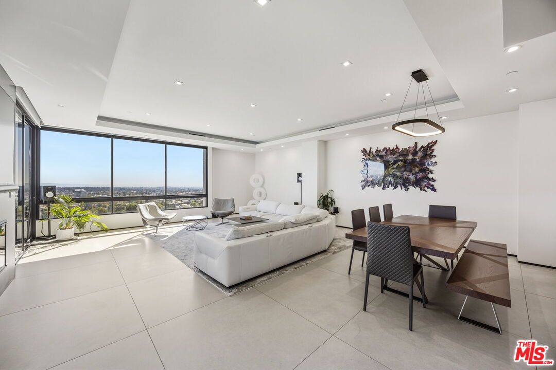 Dining room, Interior, Living room, Pendant Lights, Recessed Lighting