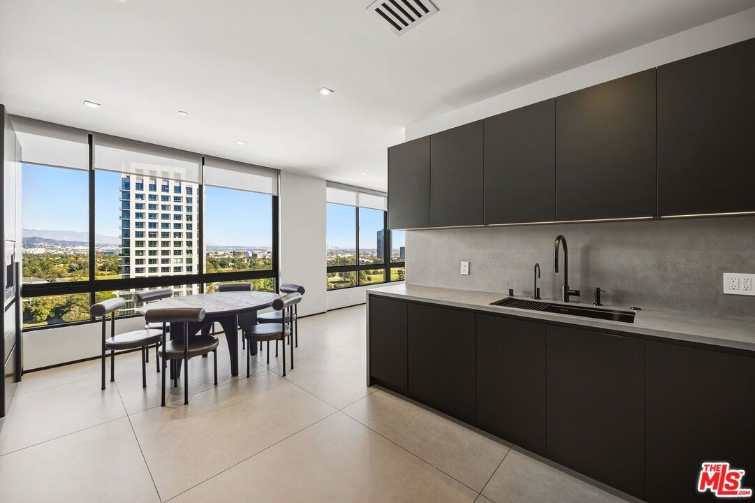 Dining room, Interior, Kitchen, Recessed Lighting