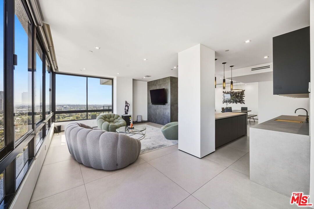 Interior, Living room, Pendant Lights, Recessed Lighting