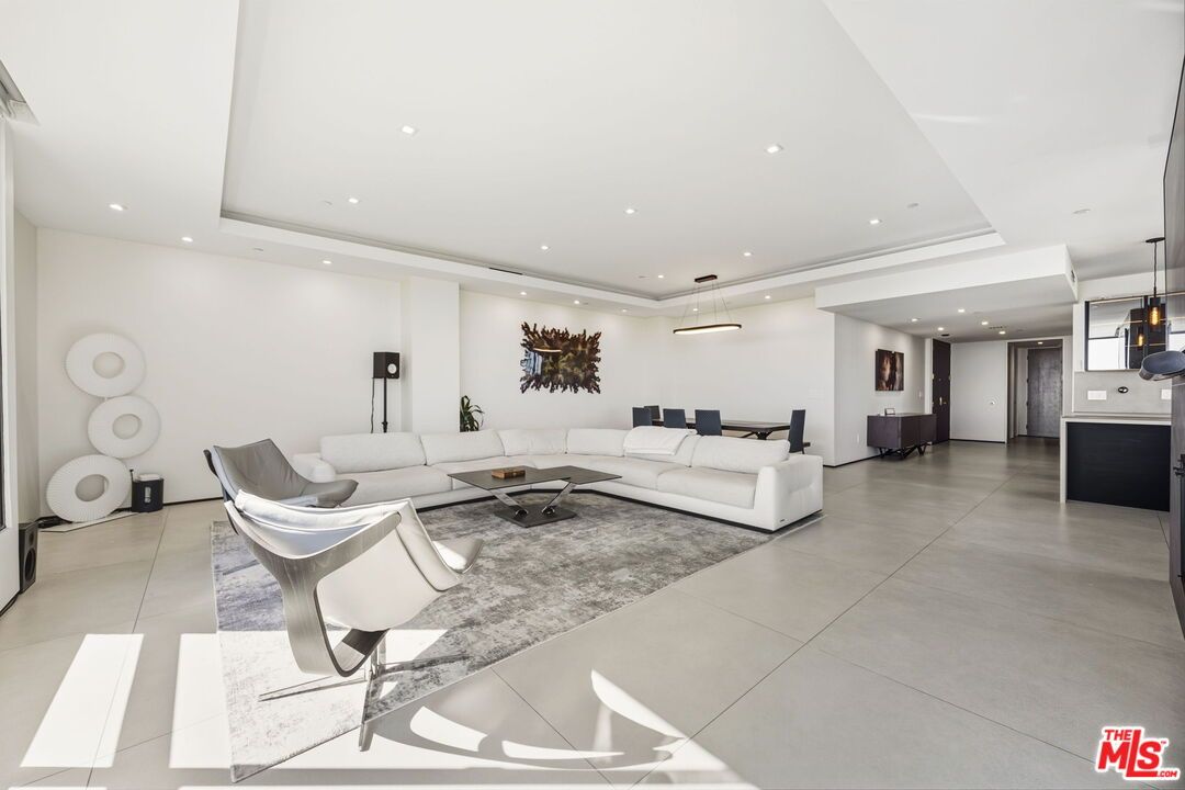 Interior, Living room, Pendant Lights, Recessed Lighting