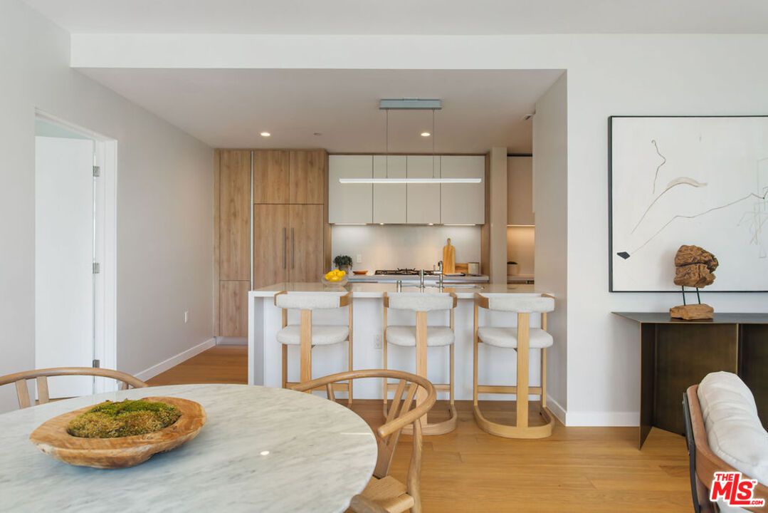 Dining room, Interior, Kitchen, Pendant Lights, Recessed Lighting, Wood Texture Flooring