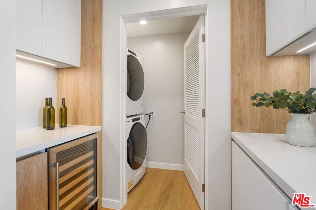 Interior, Recessed Lighting, Utility Closets, Washer, Wood Texture Flooring