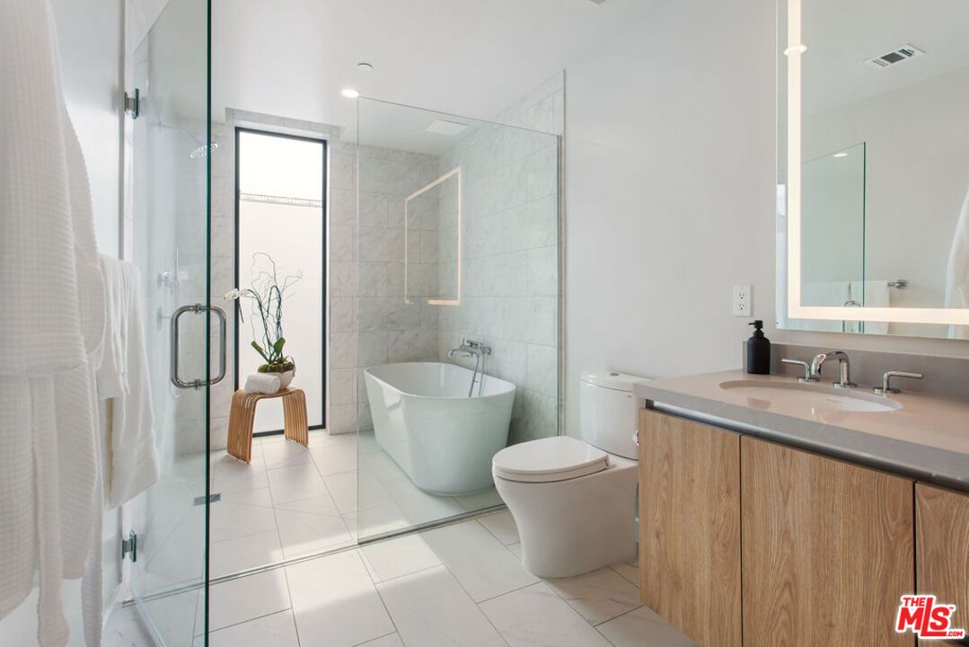 Bathroom, Free Standing Baths, Glass Shower, Interior, Recessed Lighting