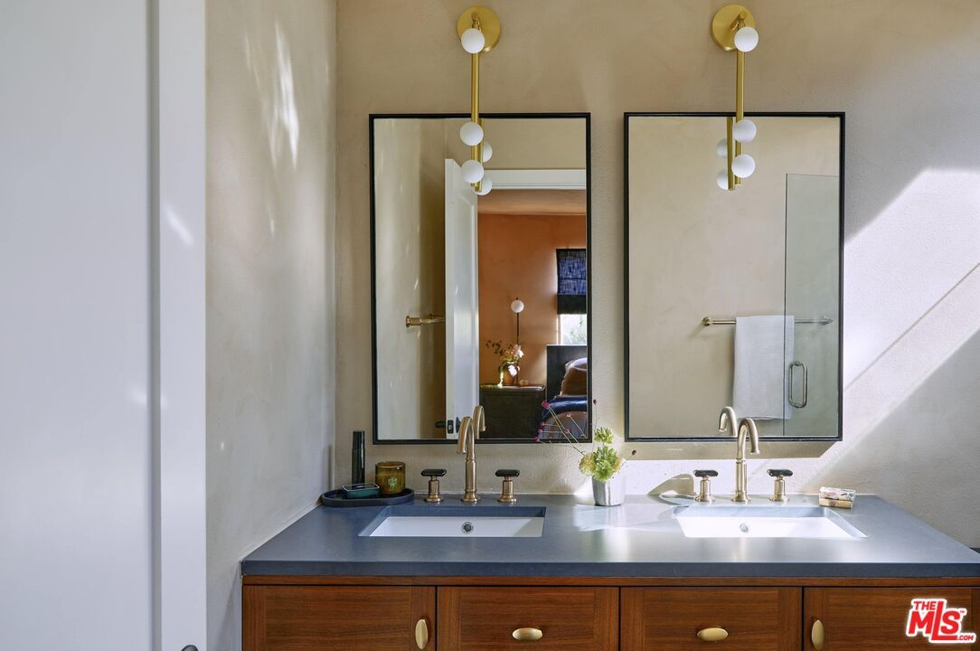 Bathroom, Dual Sink Vanities, Interior, Pendant Lights
