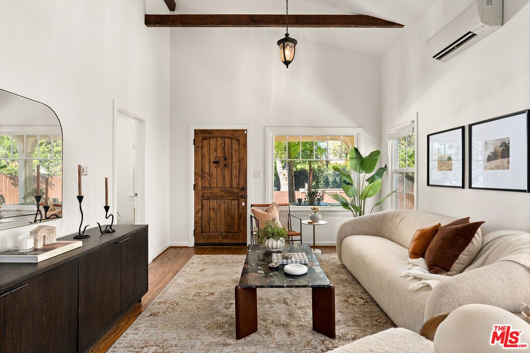 Interior, Living room, Pendant Lights, Wooden Beams, Wood Texture Flooring
