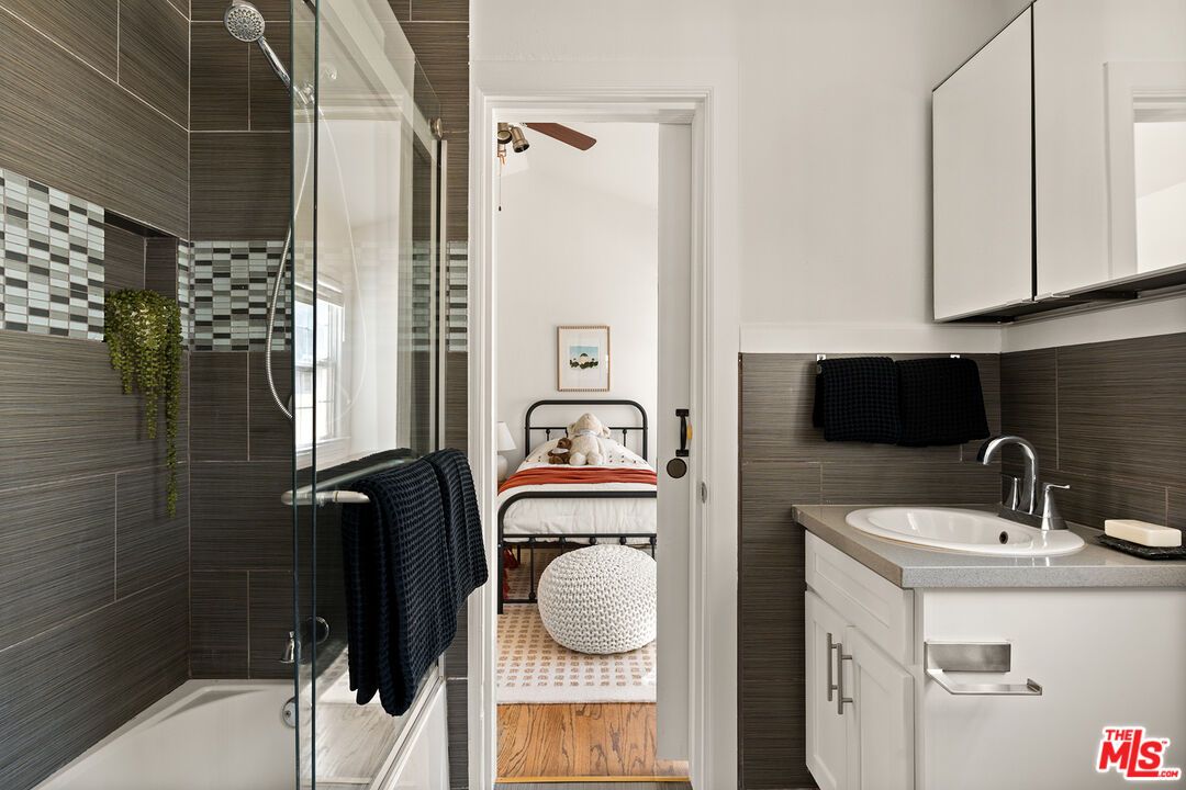 Bathroom, Bedroom, Interior