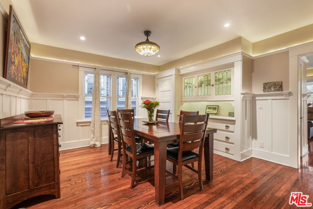Dining room, Interior, Recessed Lighting, Wood Texture Flooring