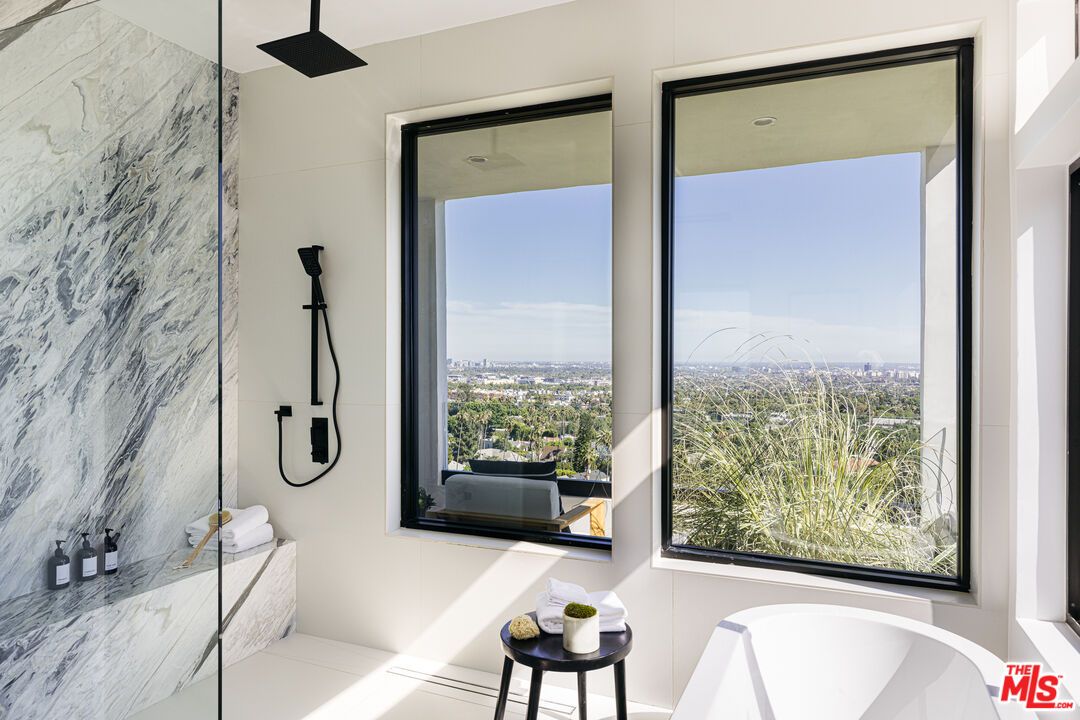 Bathroom, Free Standing Baths, Interior, Marble Walls