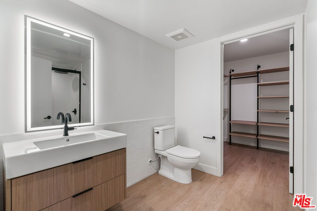 Bathroom, Interior, Recessed Lighting, Walk-in Closets, Wood Texture Flooring