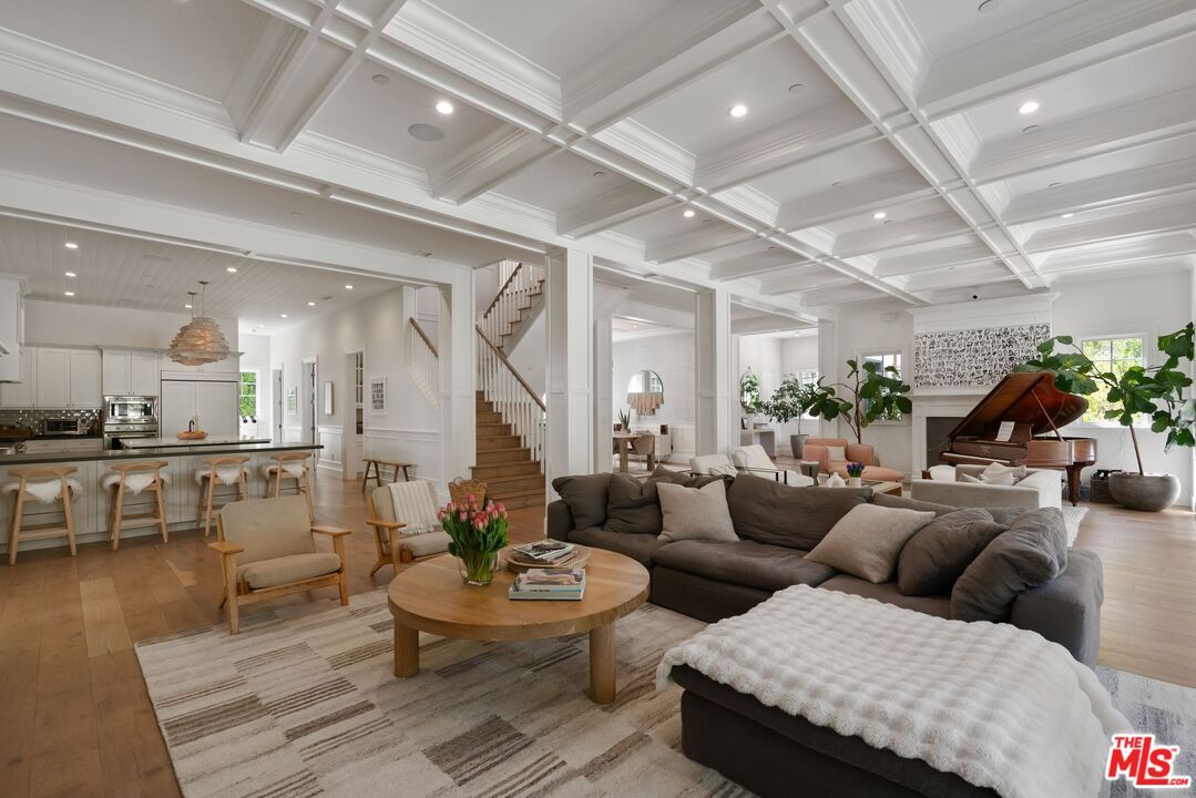 Interior, Kitchen, Living room, Pendant Lights, Recessed Lighting, Stainless Steel Appliances, Wood Texture Flooring