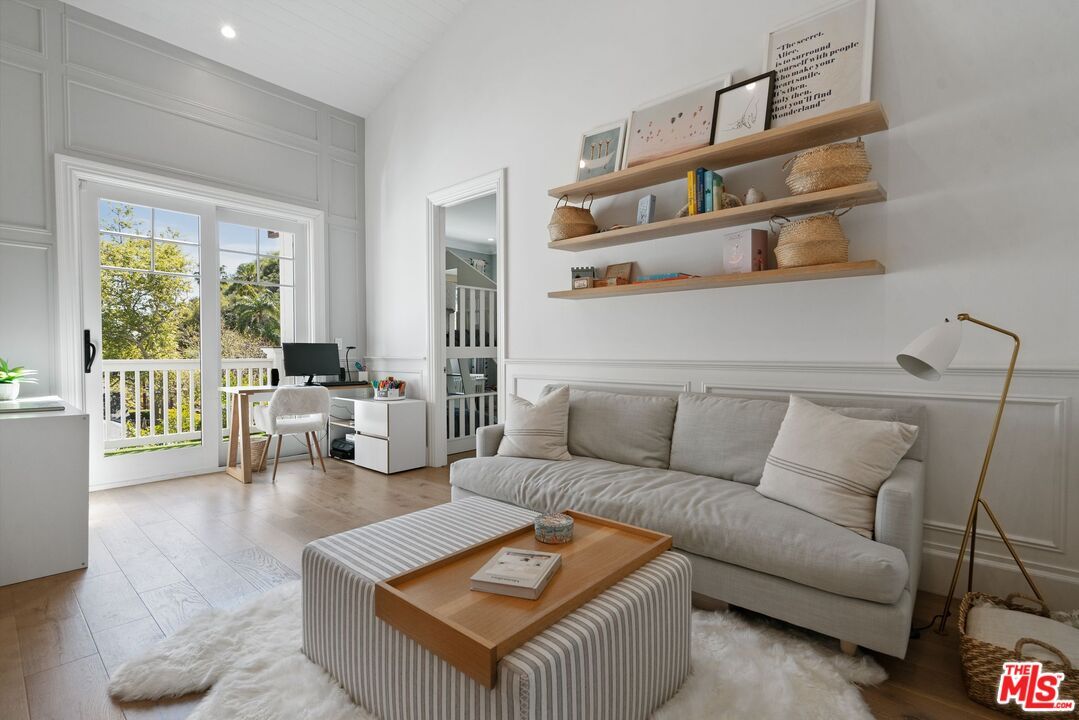 Home Office, Interior, Living room, Recessed Lighting, Wood Texture Flooring