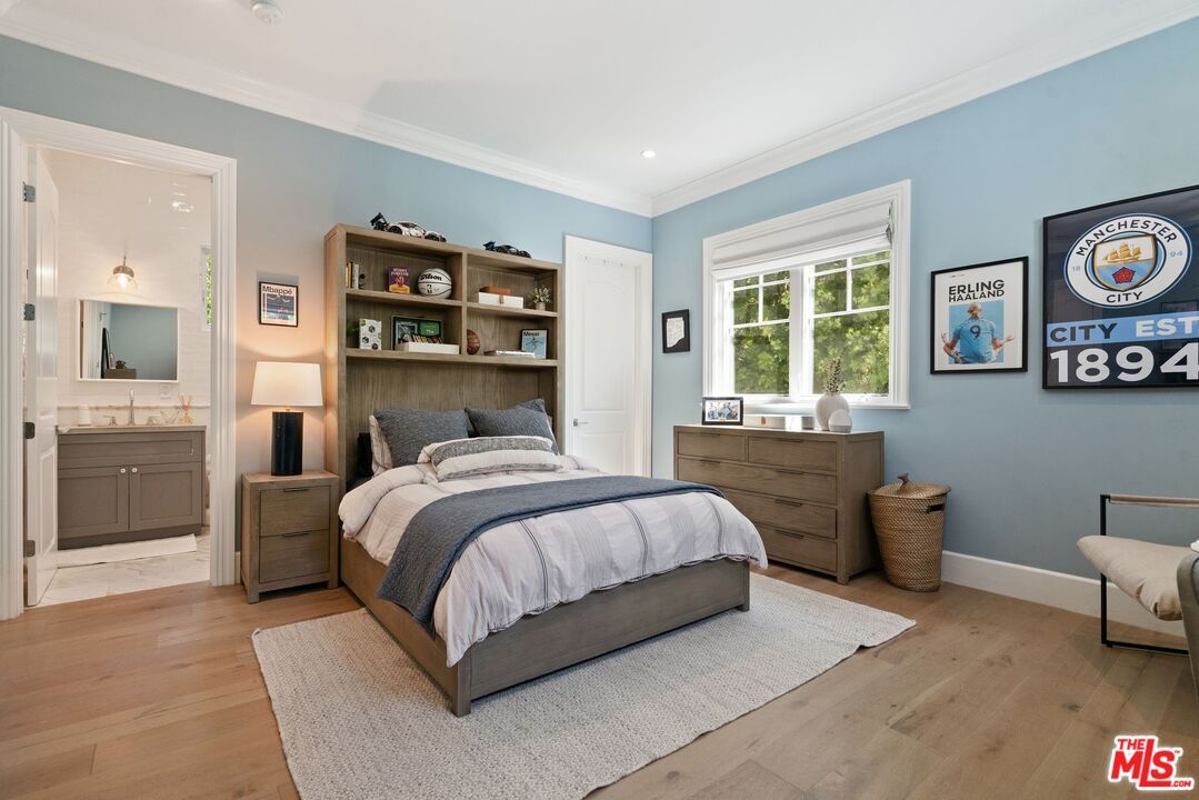 Bathroom, Bedroom, Interior, Recessed Lighting, Wood Texture Flooring