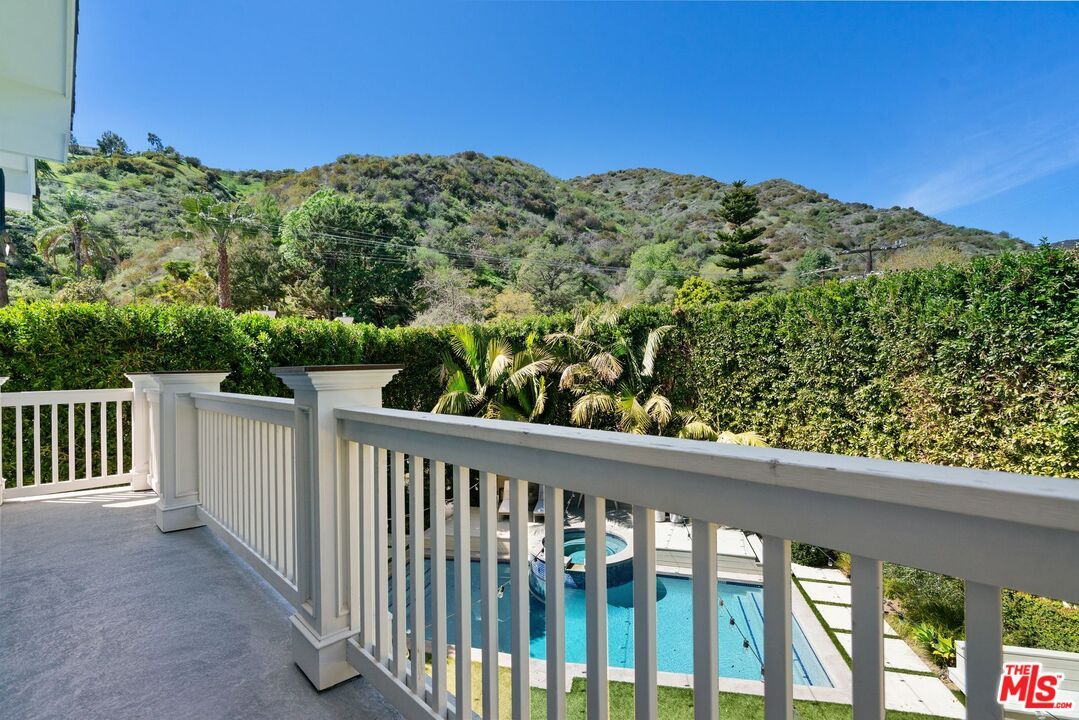 Exterior, Pool, Other