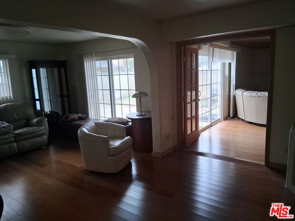 Interior, Living room, Washer, Wood Texture Flooring