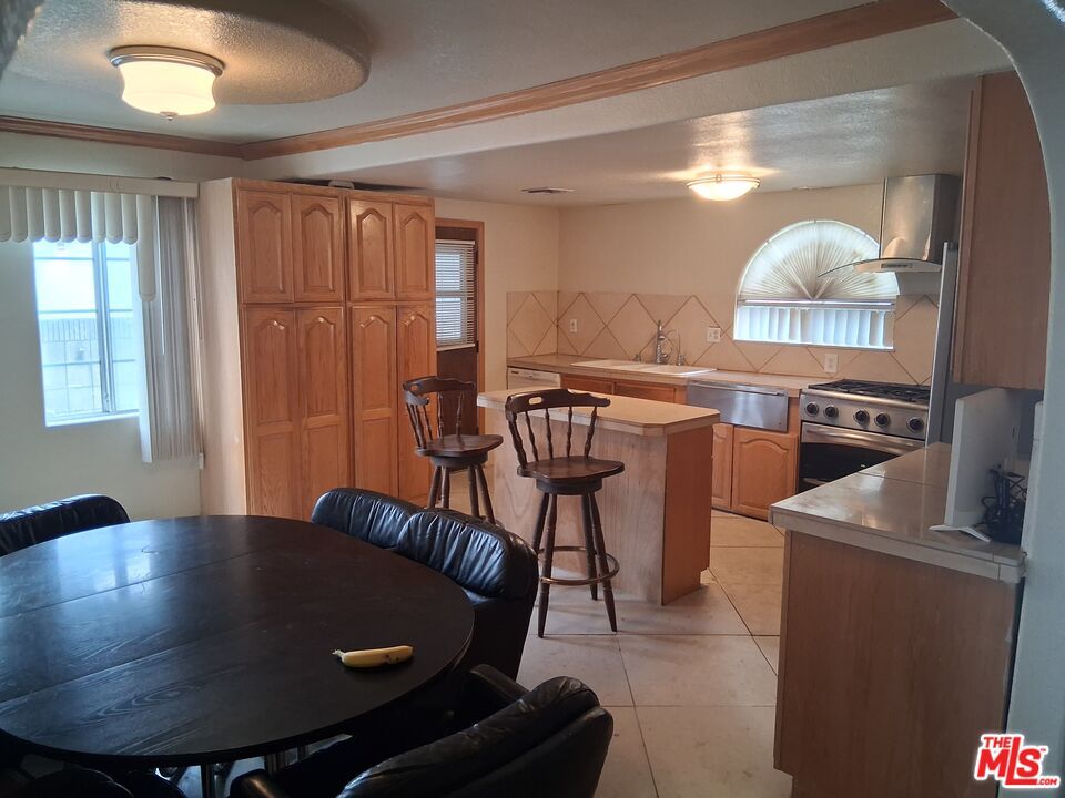 Dining room, Interior, Kitchen, Stainless Steel Appliances