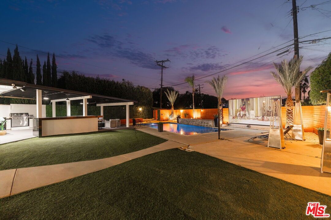 Backyard, Exterior, Outdoor Kitchen, Pool