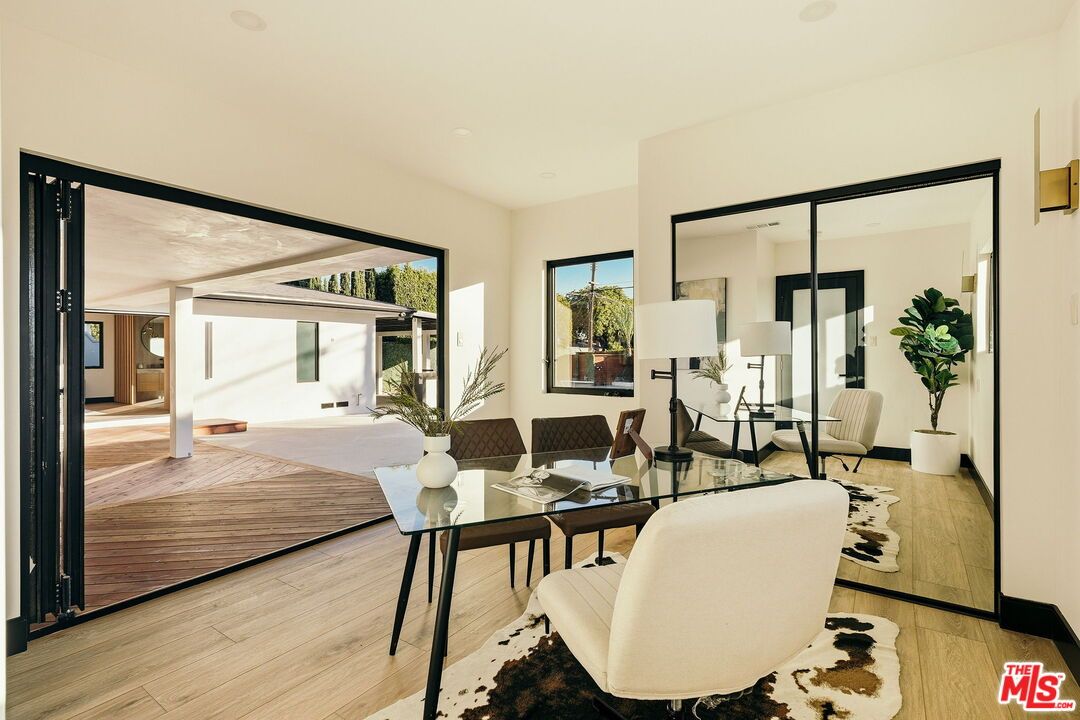 Dining room, Interior, Wood Texture Flooring