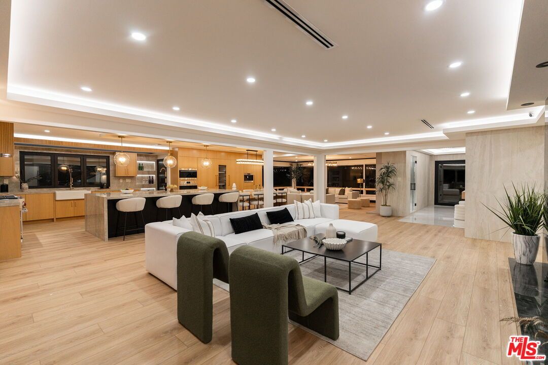 Interior, Kitchen, Living room, Pendant Lights, Recessed Lighting, Stainless Steel Appliances, Wood Texture Flooring