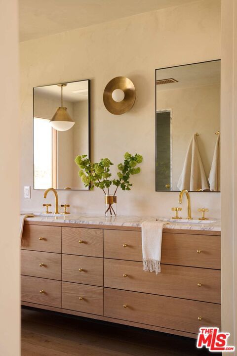 Bathroom, Dual Sink Vanities, Interior, Pendant Lights, Wood Texture Flooring