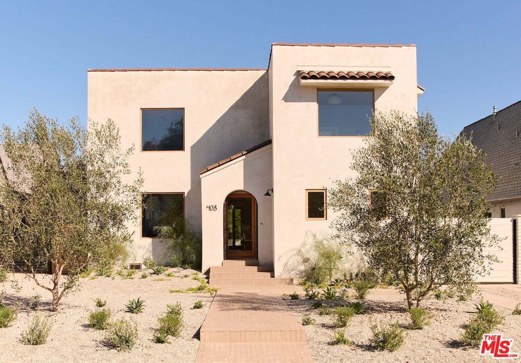 Exterior, Facade, Spanish Mediterranean