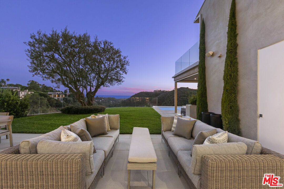 Backyard, Exterior, Water