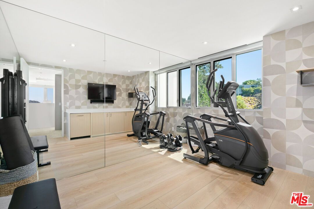 Fitness Equipment, Interior, Recessed Lighting, Wood Texture Flooring