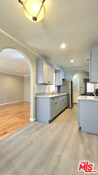 Interior, Kitchen, Recessed Lighting, Wood Texture Flooring