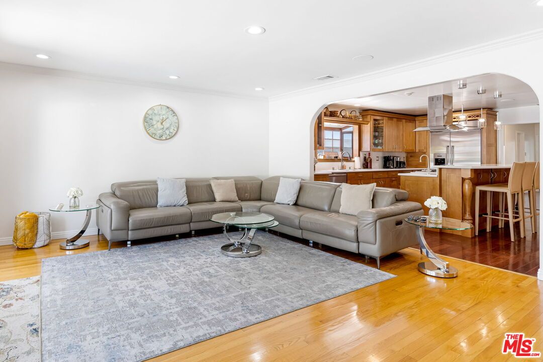 Interior, Kitchen, Living room, Pendant Lights, Recessed Lighting, Stainless Steel Appliances, Wood Texture Flooring