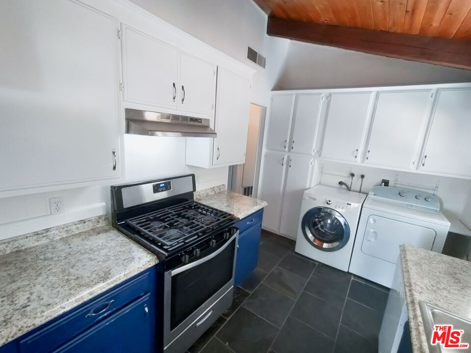 Interior, Kitchen, Washer, Wooden Ceilings